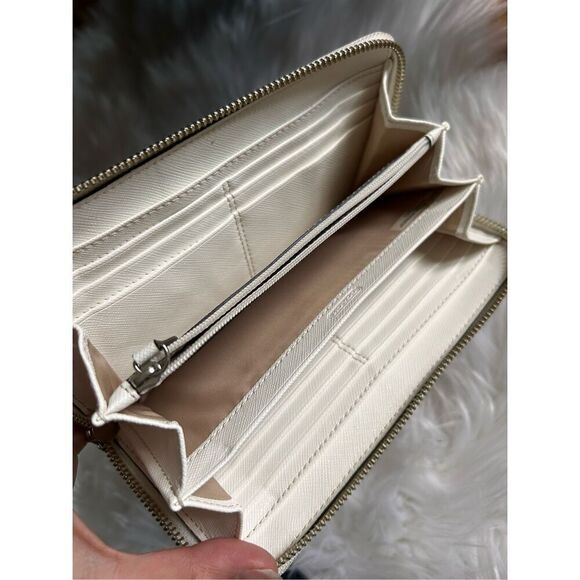 Coach tan and white wallet size 8x4 signature c - Picture 4 of 5